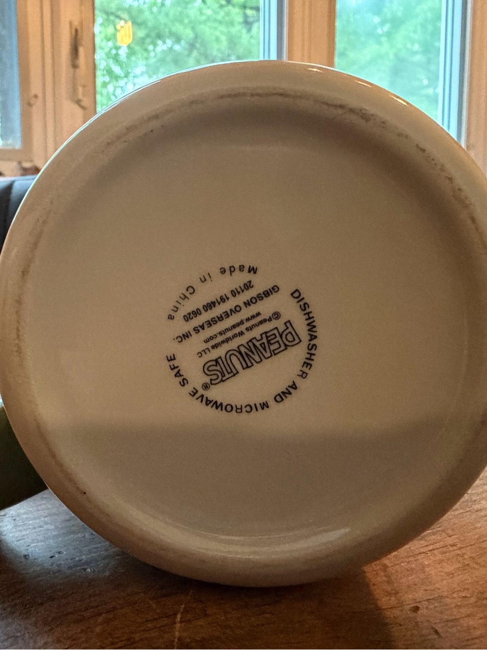 Peanuts set of three holiday mugs - Picture 10 of 11